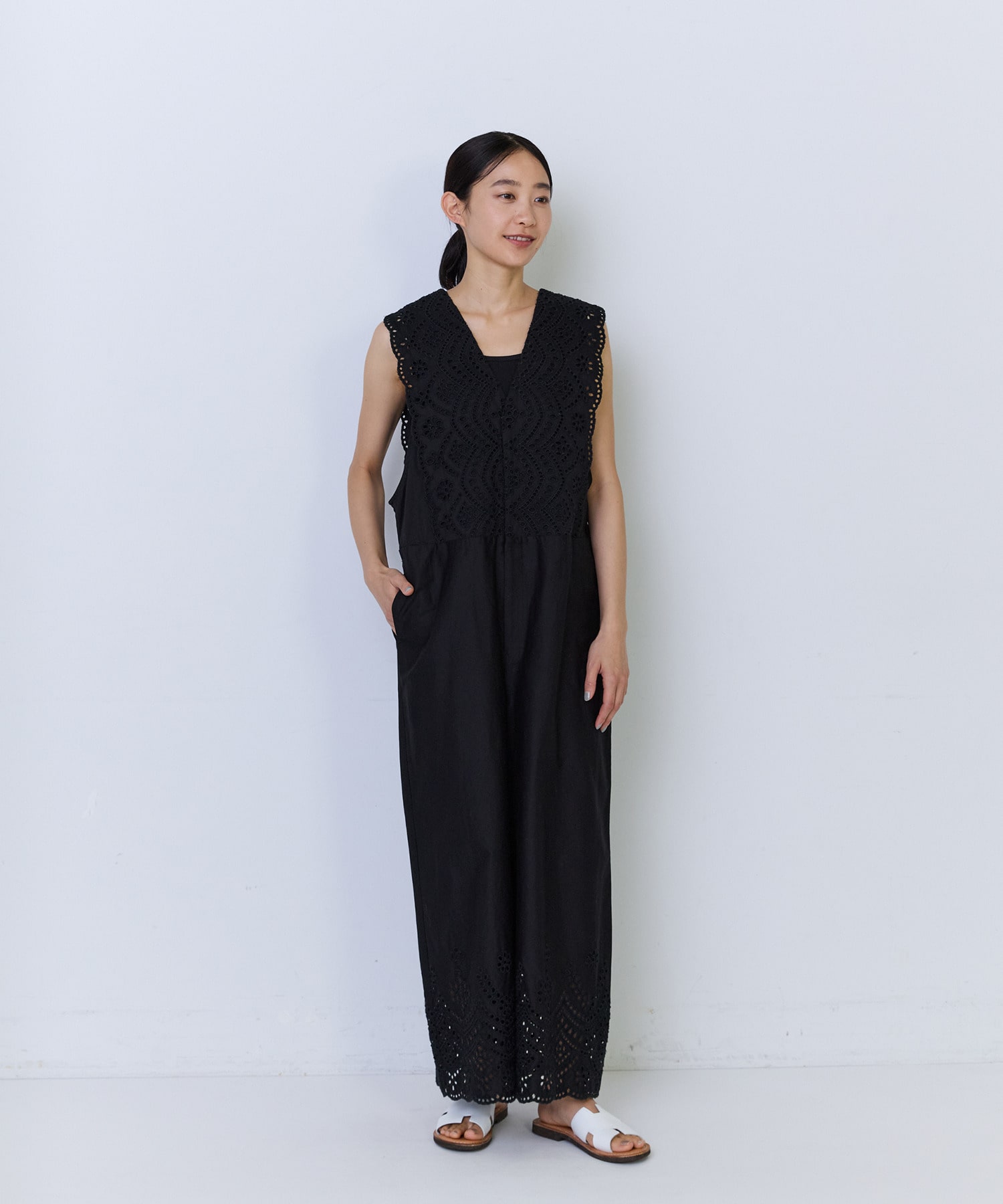 【ADIEU TRISTESSE】カットワーク刺繍サロペット 詳細画像 ブラック 7