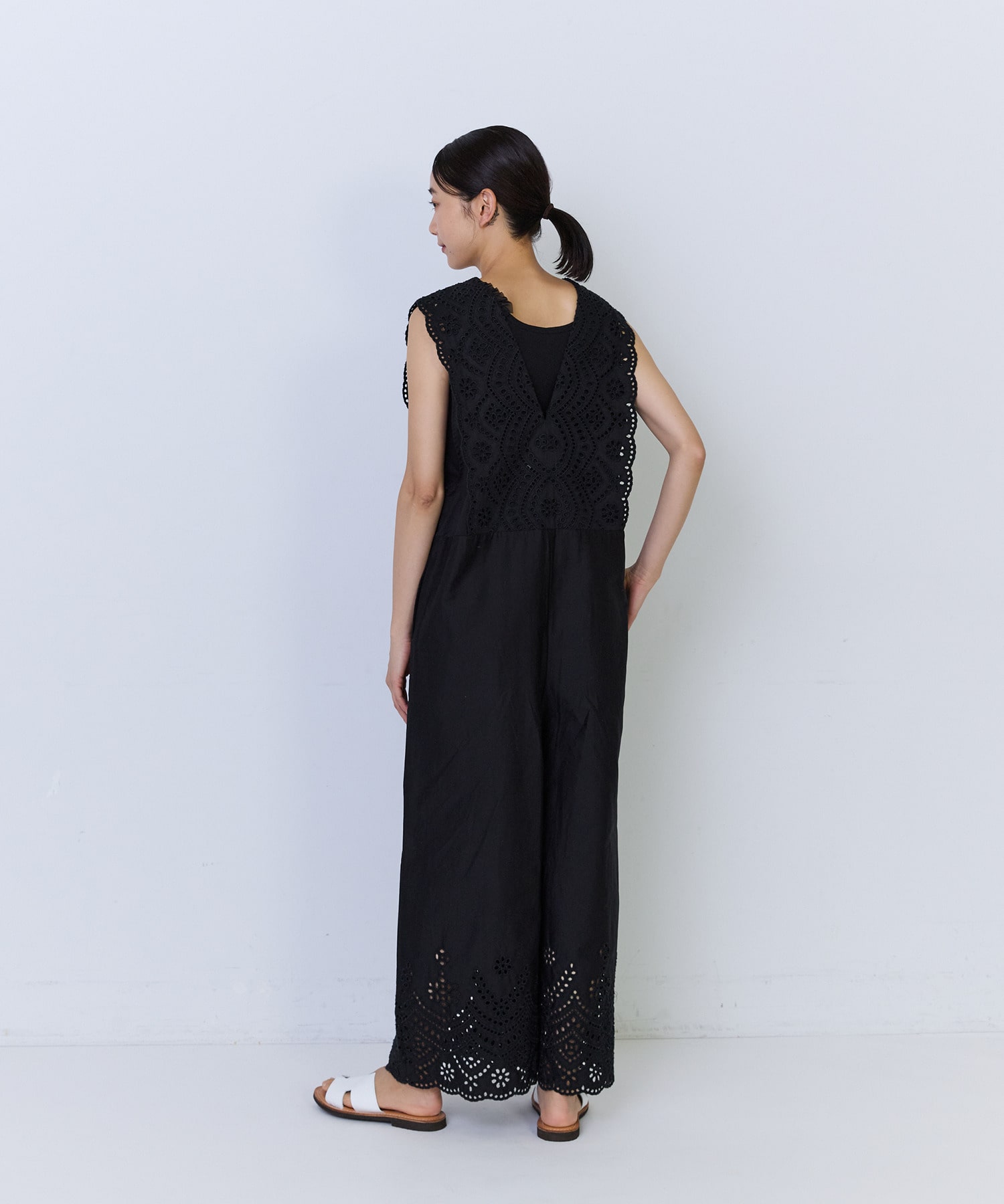 【ADIEU TRISTESSE】カットワーク刺繍サロペット 詳細画像 ブラック 9