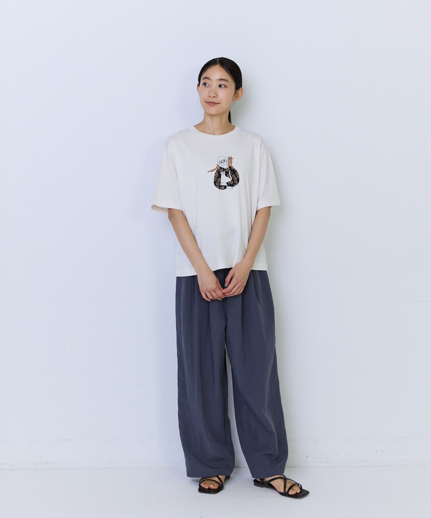【ADIEU TRISTESSE】杉本さなえさん コラボTシャツ 詳細画像 グレー 1