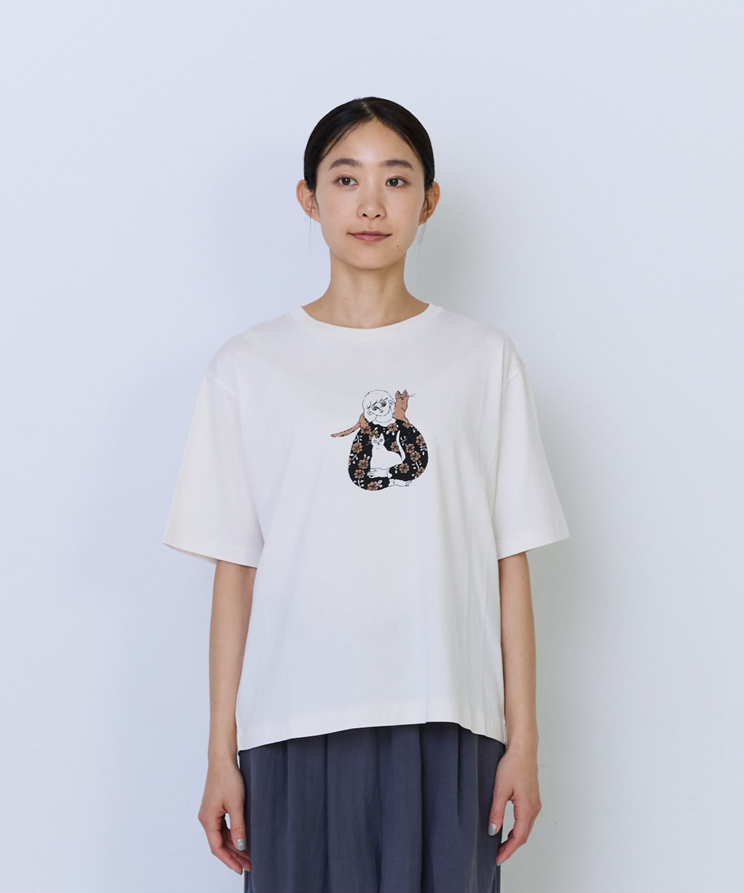 【ADIEU TRISTESSE】杉本さなえさん コラボTシャツ 詳細画像 グレー 4