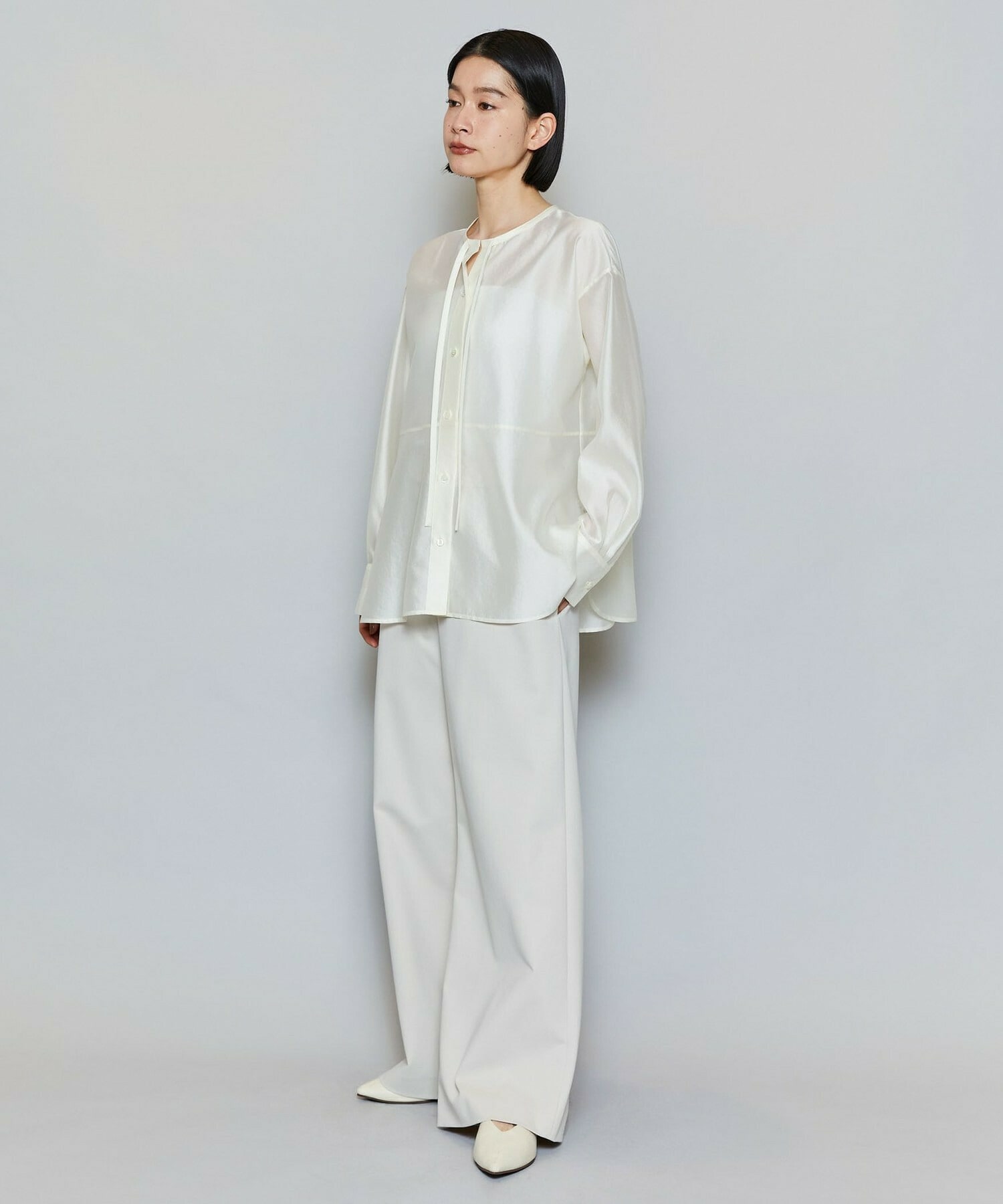 【MOGA】ブライトエアーポリラウンドネックブラウス 詳細画像 ネイビー 17