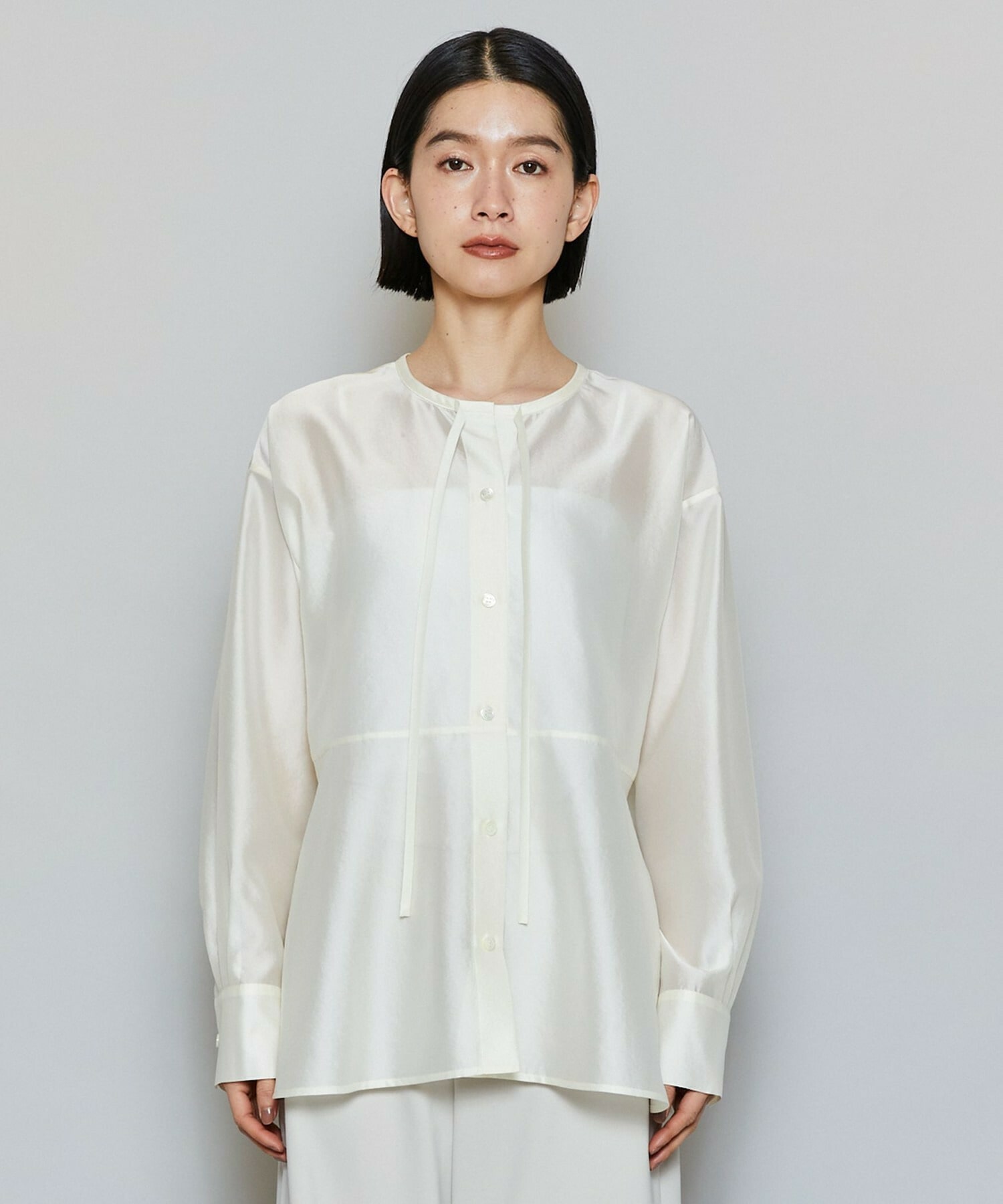 【MOGA】ブライトエアーポリラウンドネックブラウス 詳細画像 ネイビー 20