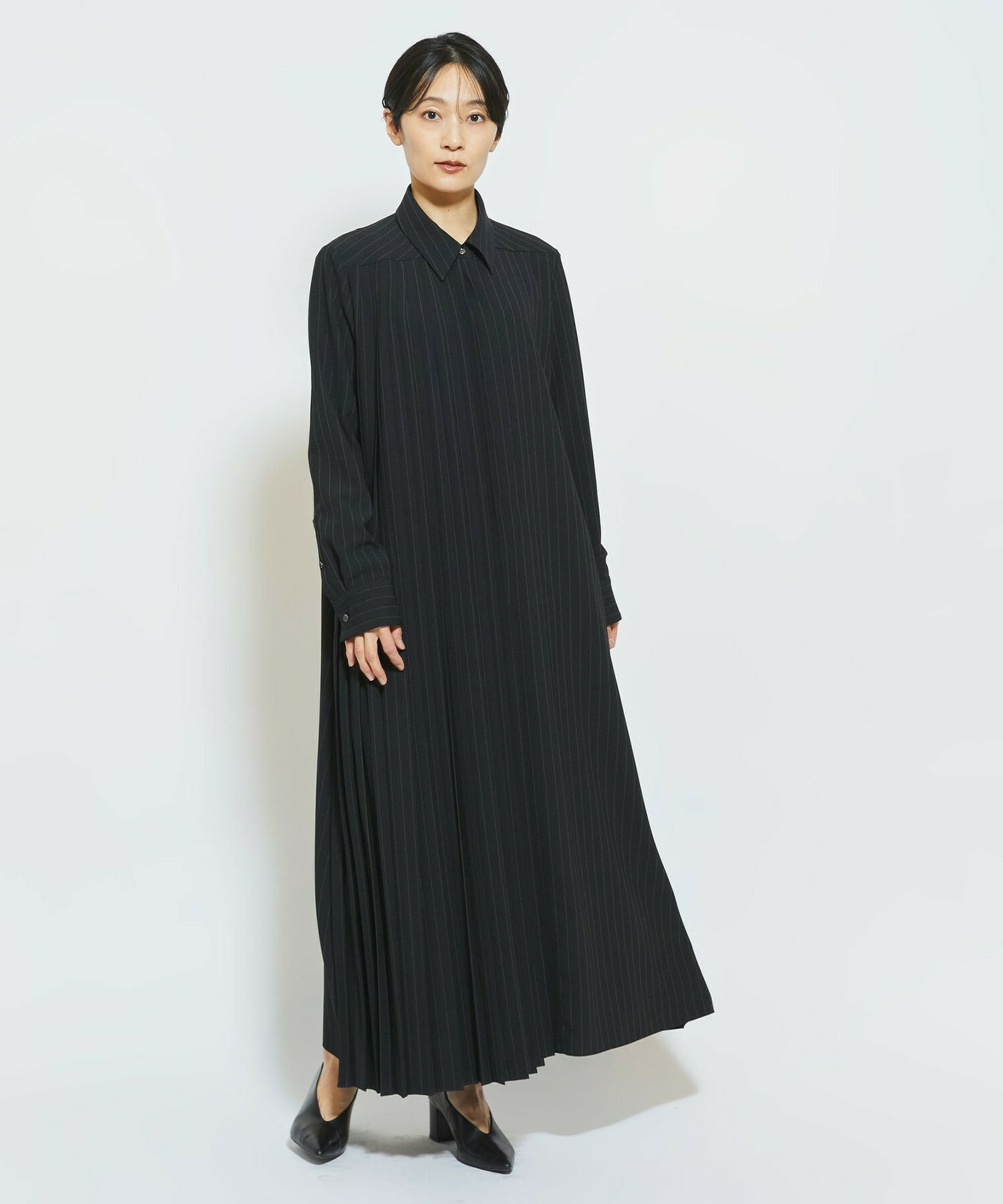 【MOGA Collection】MOGA Collection ストライプアシンメトリープリーツワンピース 詳細画像 ブラック 1