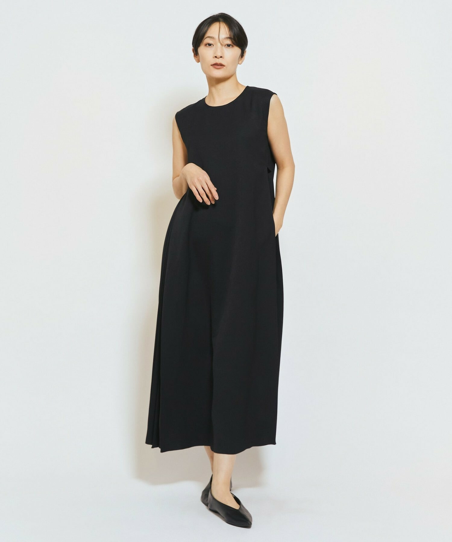 【MOGA Collection】MOGA Collection ウーリープリーツストレートワンピース 詳細画像 ブラック 1