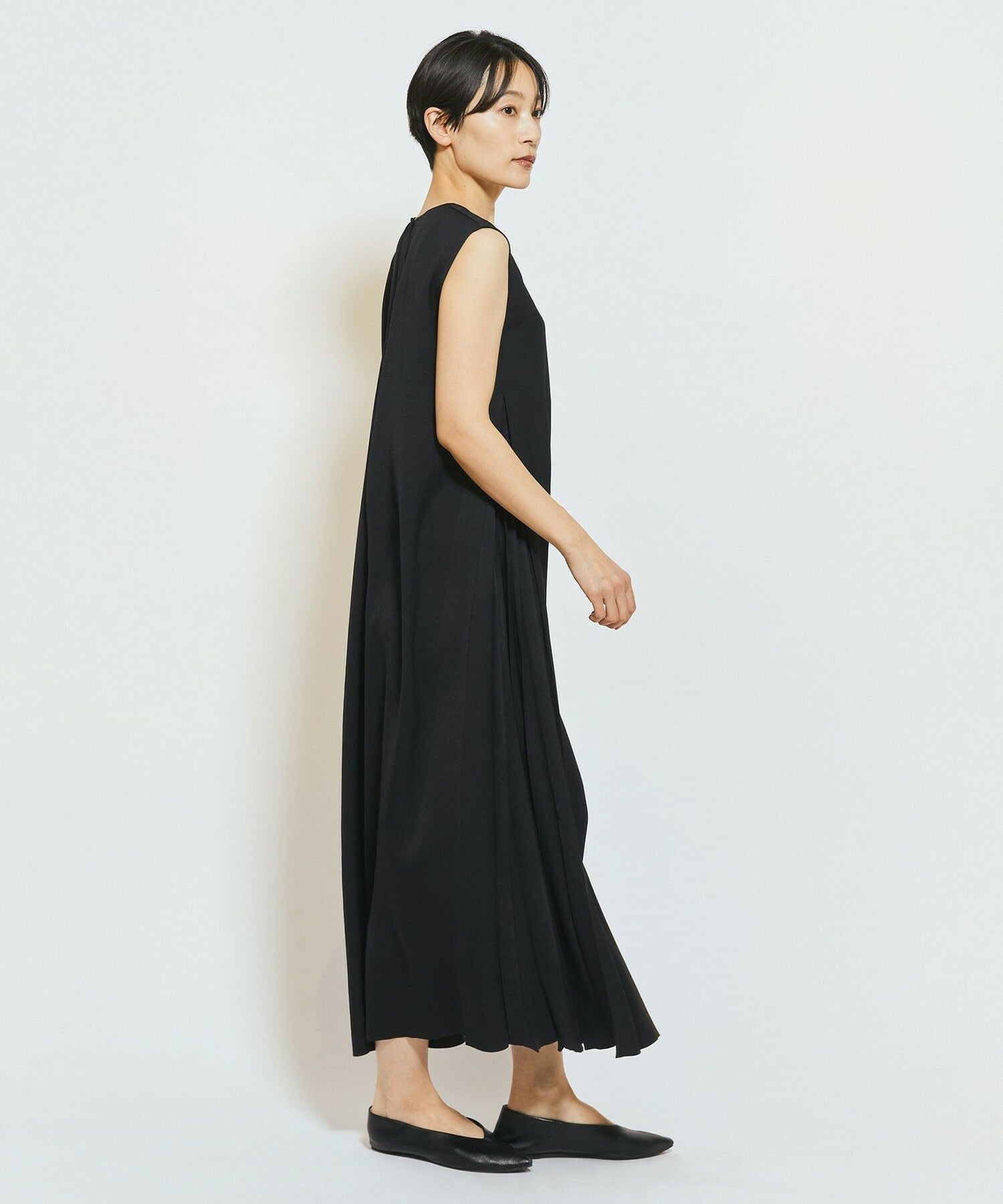 【MOGA Collection】MOGA Collection ウーリープリーツストレートワンピース 詳細画像 ブラック 10