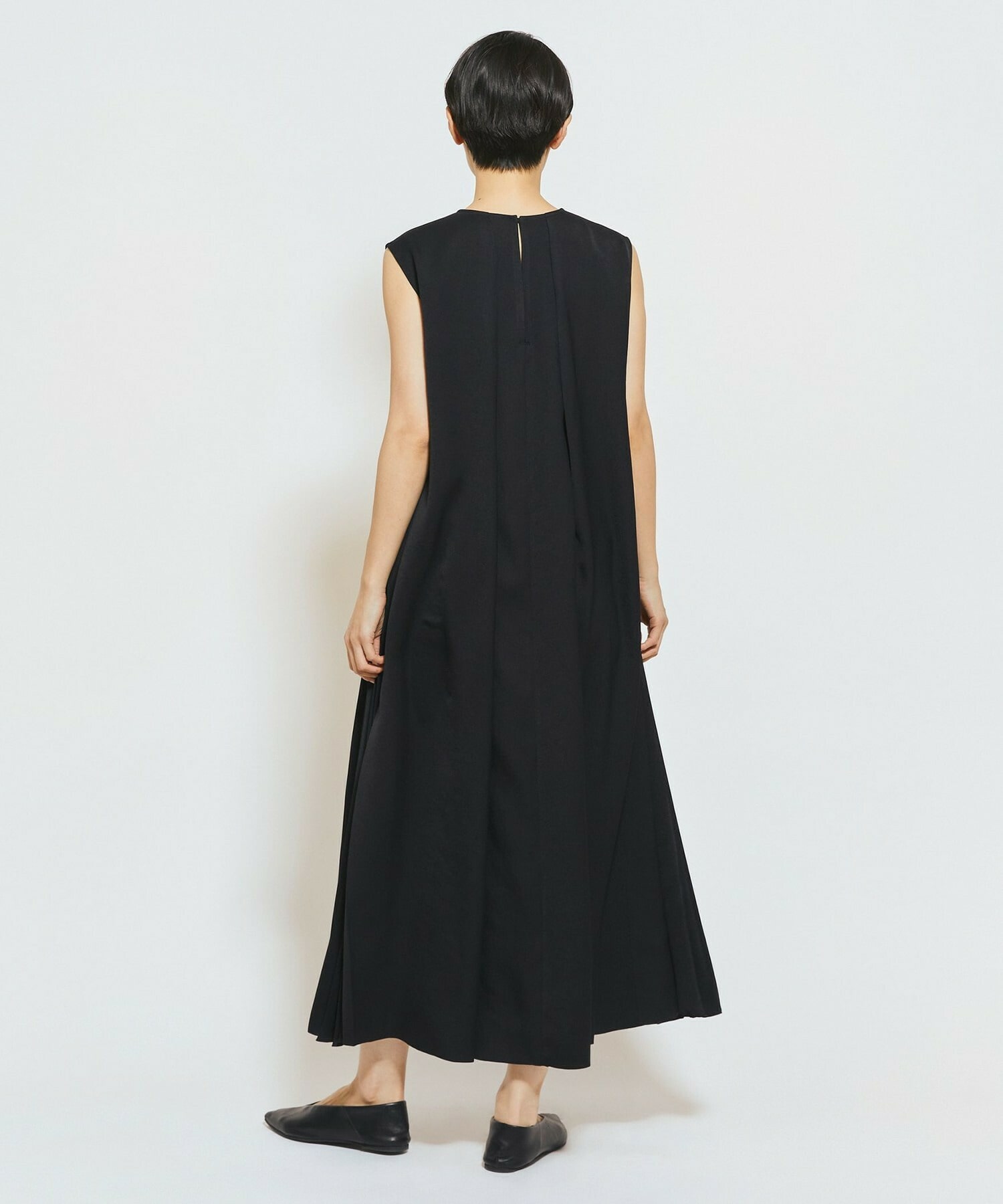 【MOGA Collection】MOGA Collection ウーリープリーツストレートワンピース 詳細画像 ブラック 8