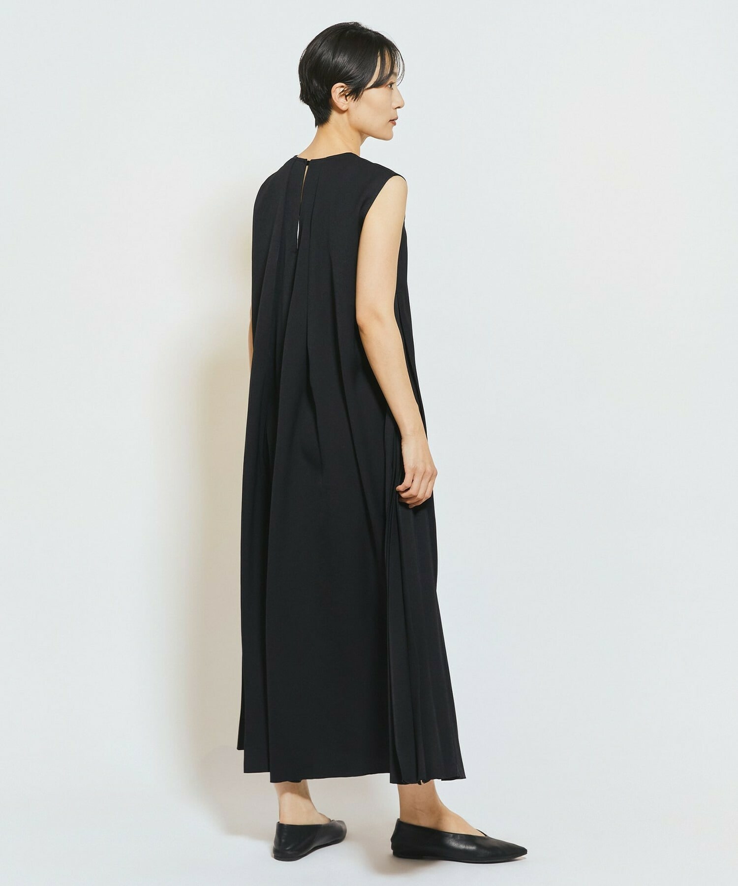 【MOGA Collection】MOGA Collection ウーリープリーツストレートワンピース 詳細画像 ブラック 9