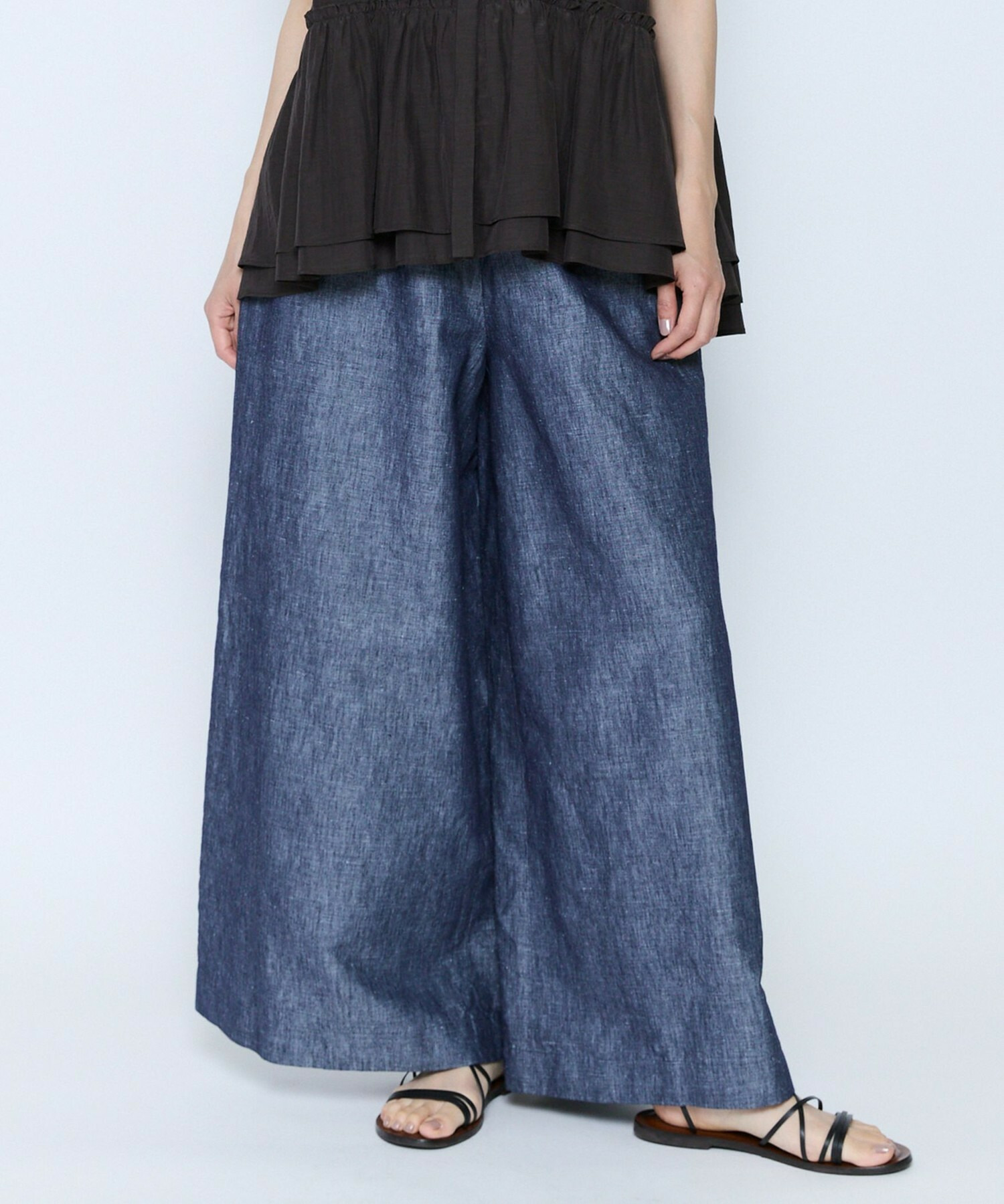 【feerique】feerique ヘンプコットンシャンブレーギャザーパンツ 詳細画像 ネイビー 1