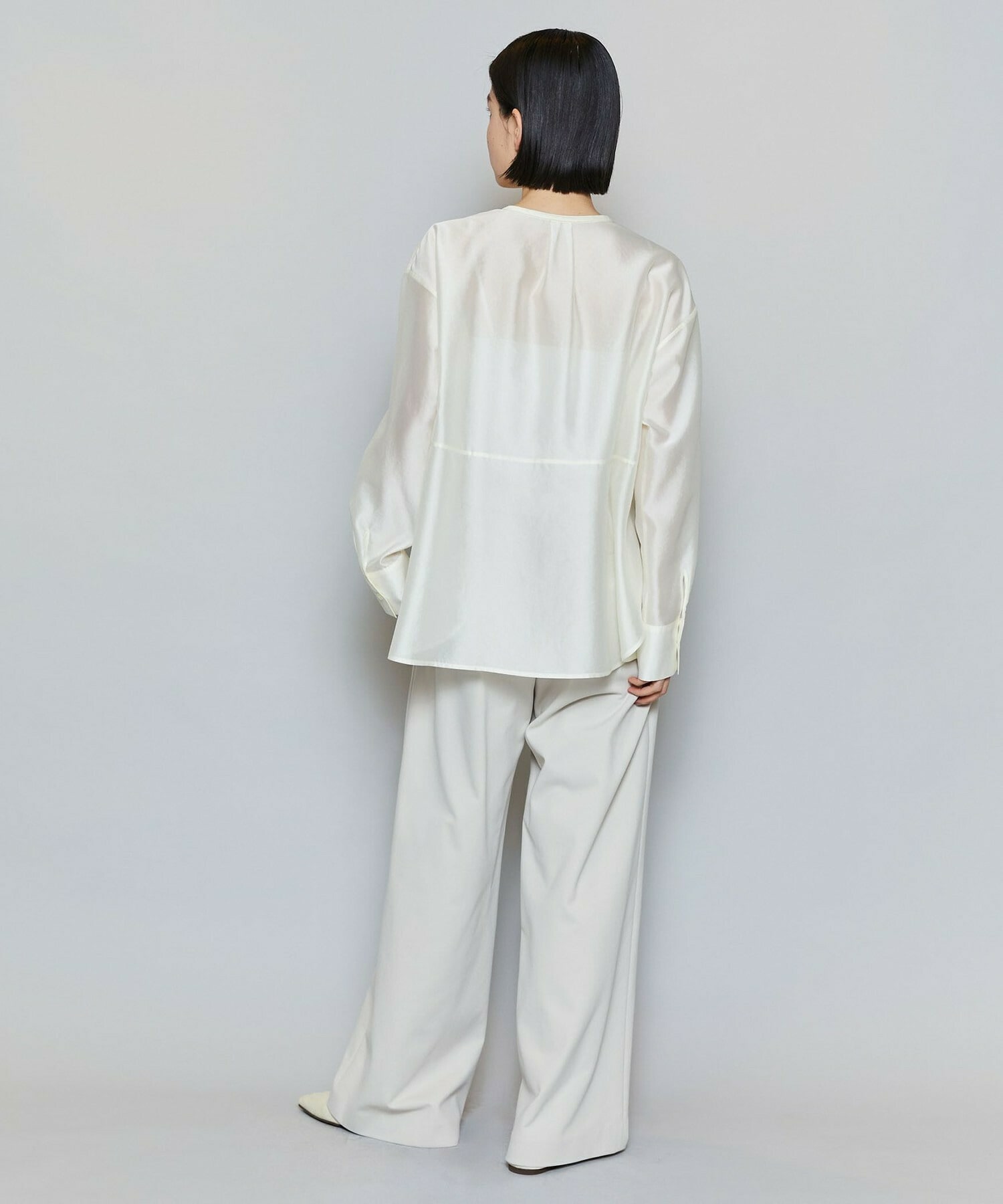 【MOGA】【Lサイズ】ブライトエアーポリラウンドネックブラウス 詳細画像 オフホワイト 16