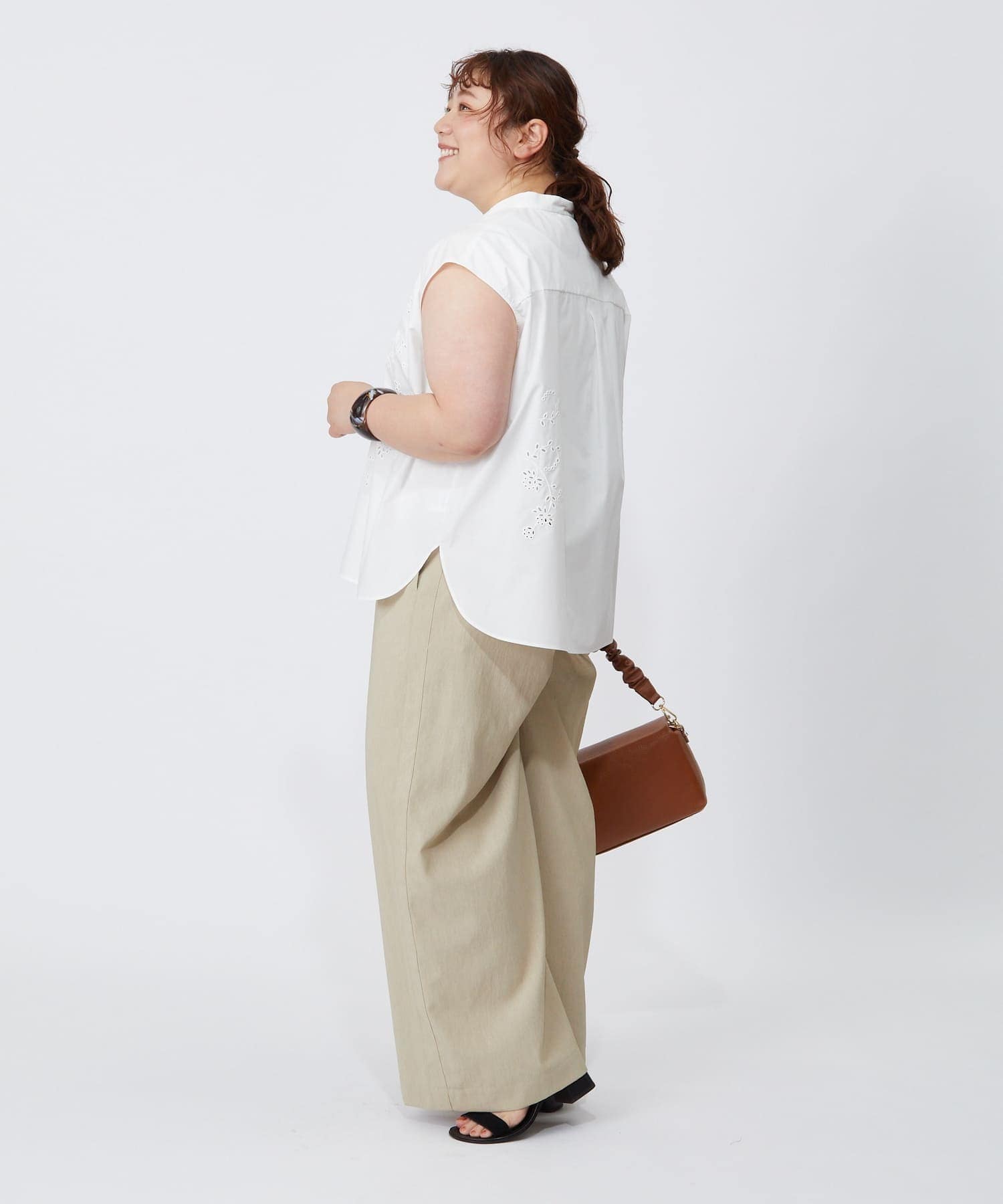 【feerique】【大きいサイズ】feerique カットワークレースフレンチスリーブブラウス 詳細画像 ブラック 10