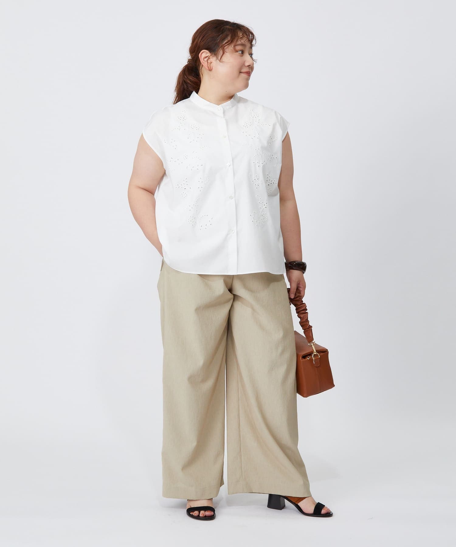【feerique】【大きいサイズ】feerique カットワークレースフレンチスリーブブラウス 詳細画像 ブラック 18