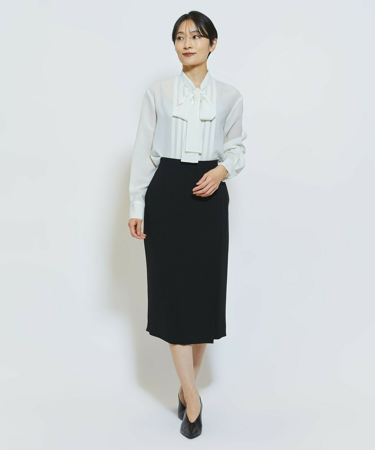 【wb】【Lサイズ】wb ライトツイルボウタイブラウス 詳細画像 オフホワイト 17