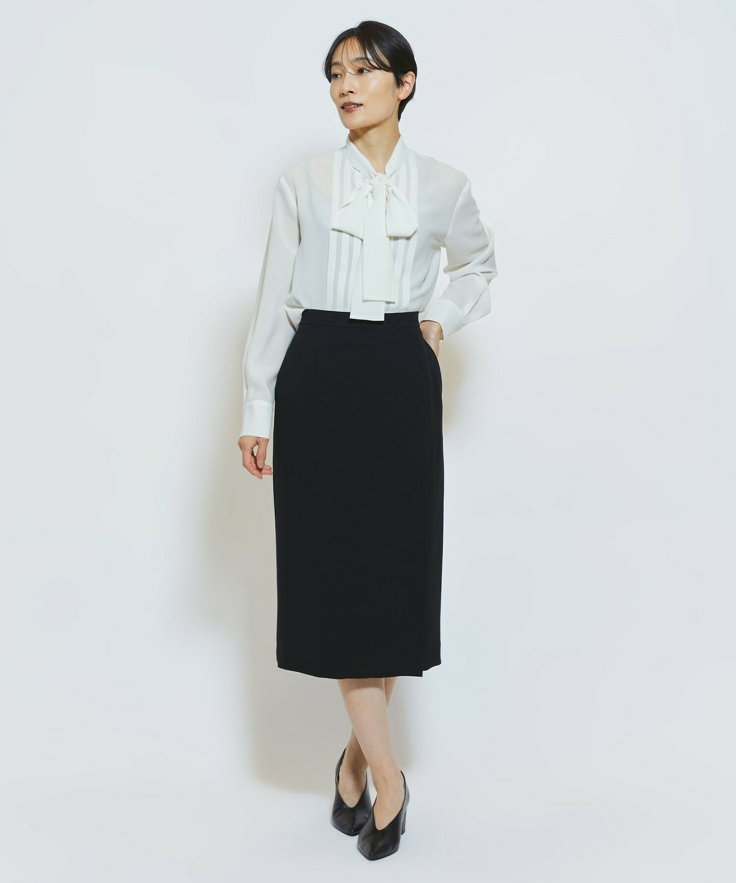 【wb】【Lサイズ】wb ライトツイルボウタイブラウス 詳細画像 オフホワイト 18