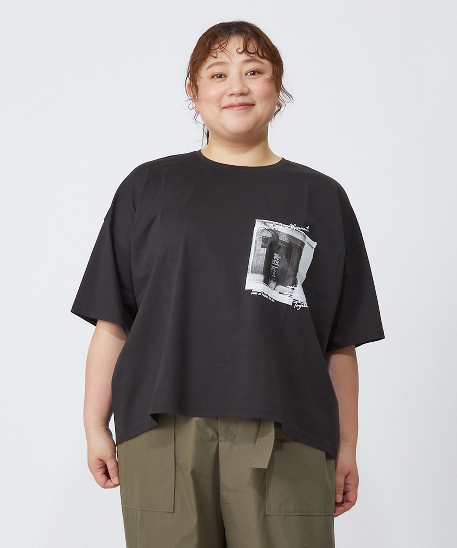 【MOGA】【大きいサイズ】ハイゲージ天竺フォトプリントTシャツ 詳細画像 チャコールグレー 1