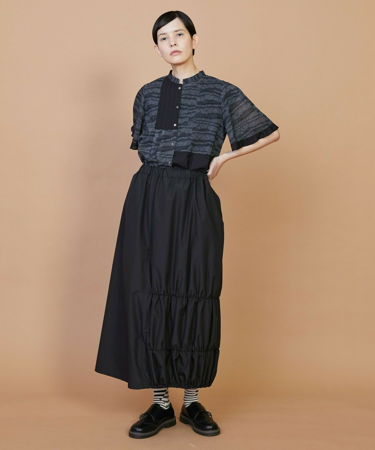 【FRAPBOIS】マットタフタ スカート 詳細画像 ブラック 18