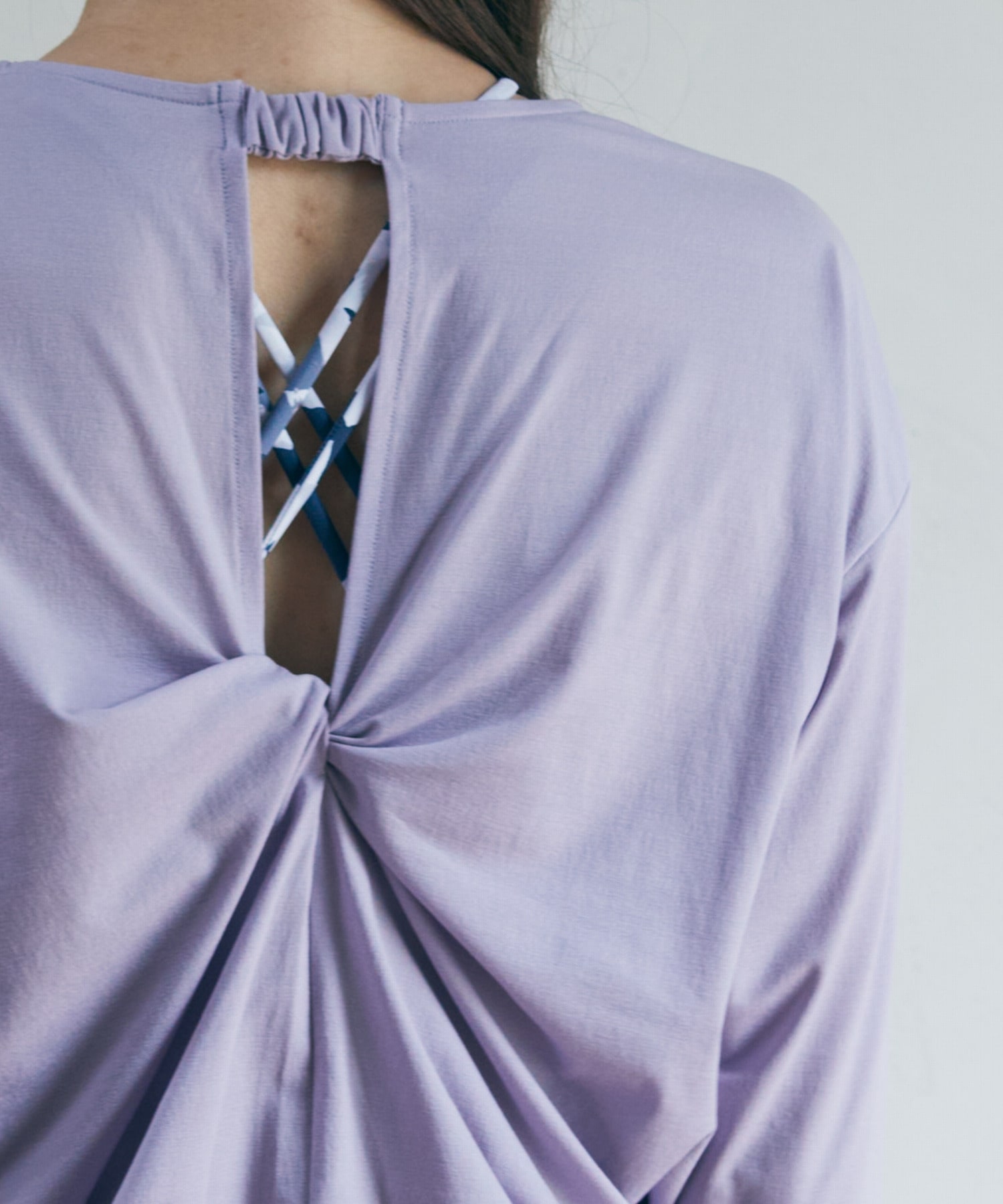 【Julier】ライトプライム バッククロスプルオーバー/エコ・UVカット・吸汗速乾・ホットヨガ対応・ラッシュガード 詳細画像 ネイビー 4