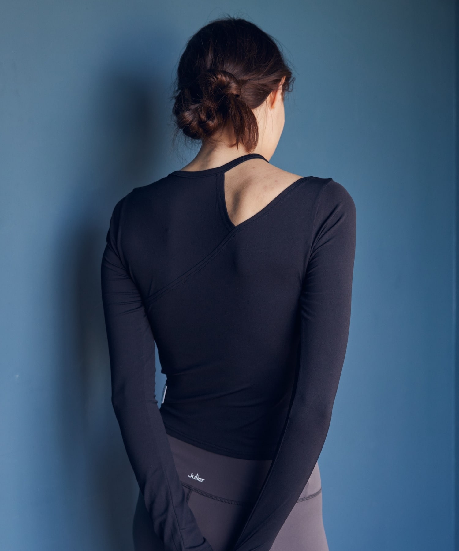 【Julier】エコシーベア天ロングスリーブプルオーバー/パット付き・エコ・UVカット・吸汗速乾・ホットヨガ対応・ラッシュガード  詳細画像 ブラック 3