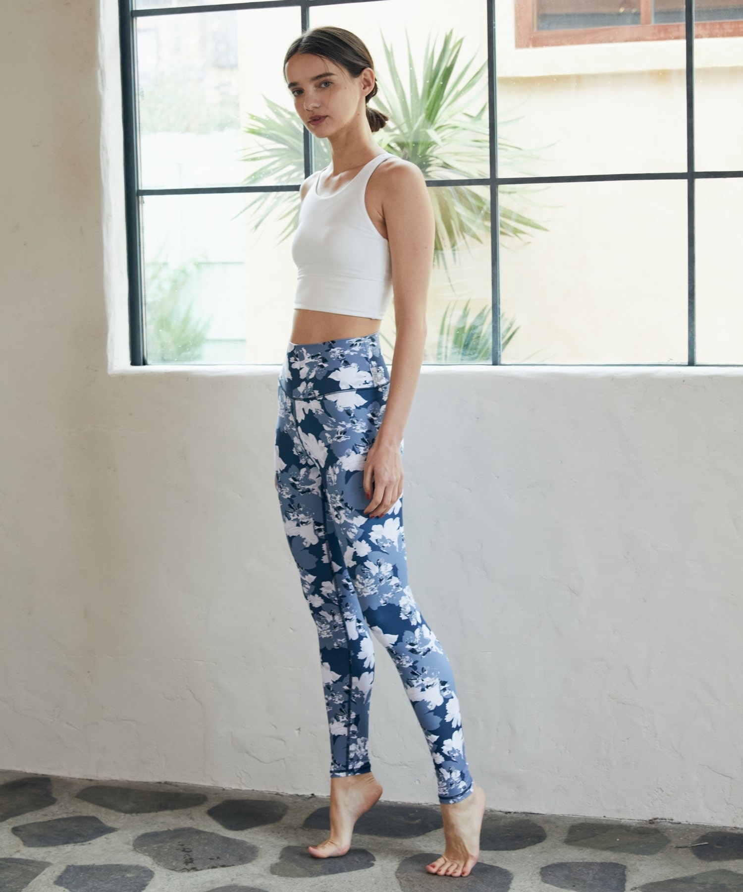 【Julier】flash flowerプリントレギンス/UVカット・吸汗速乾・ホットヨガ対応・水着・水陸両用 詳細画像 ブルー 2