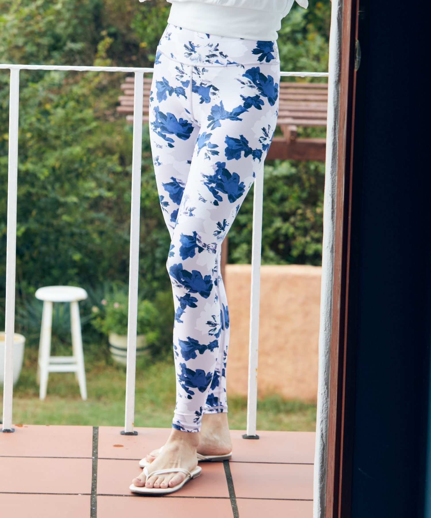 【Julier】flash flowerプリントレギンス/UVカット・吸汗速乾・ホットヨガ対応・水着・水陸両用 詳細画像 ブルー 3