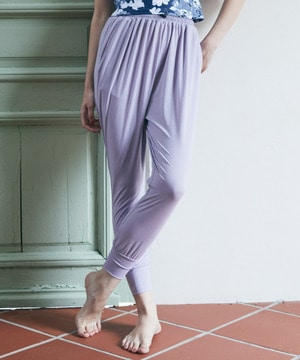 【Julier】【定番】ライトプライムギャザーパンツ/エコ・UVカット・吸汗速乾・ホットヨガ対応・ラッシュガード 詳細画像 ラベンダー 1