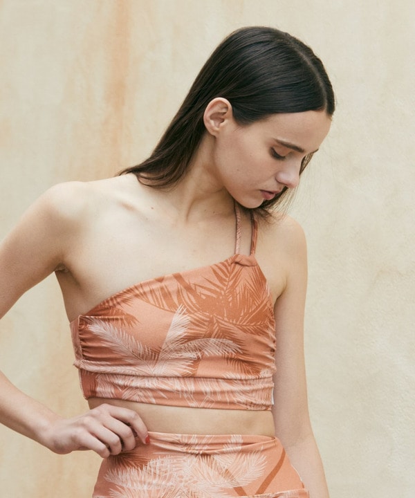 palm treeアシンメトリーブラトップ/パット付き・UVカット・吸汗速乾・ホットヨガ対応・水着・水陸両用palm treeアシンメトリーブラトップ/パット付き・UVカット・吸汗速乾・ホットヨガ対応・水着・水陸両用