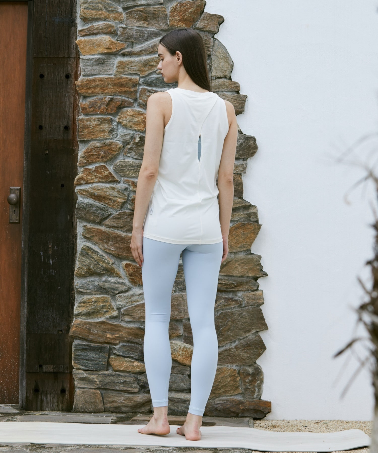 【Julier】ムーブプライムタンクトップ/UVカット・吸水速乾 詳細画像 チャコール 4