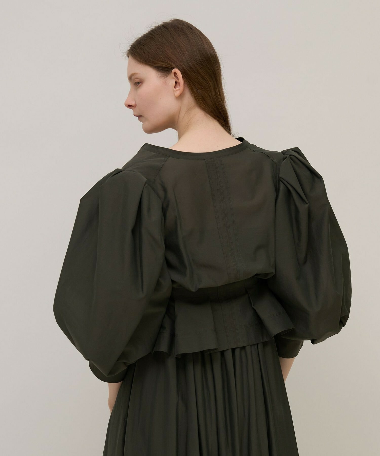 【unbilanc】カリーナブリルブラウス 詳細画像 スミクロ 21