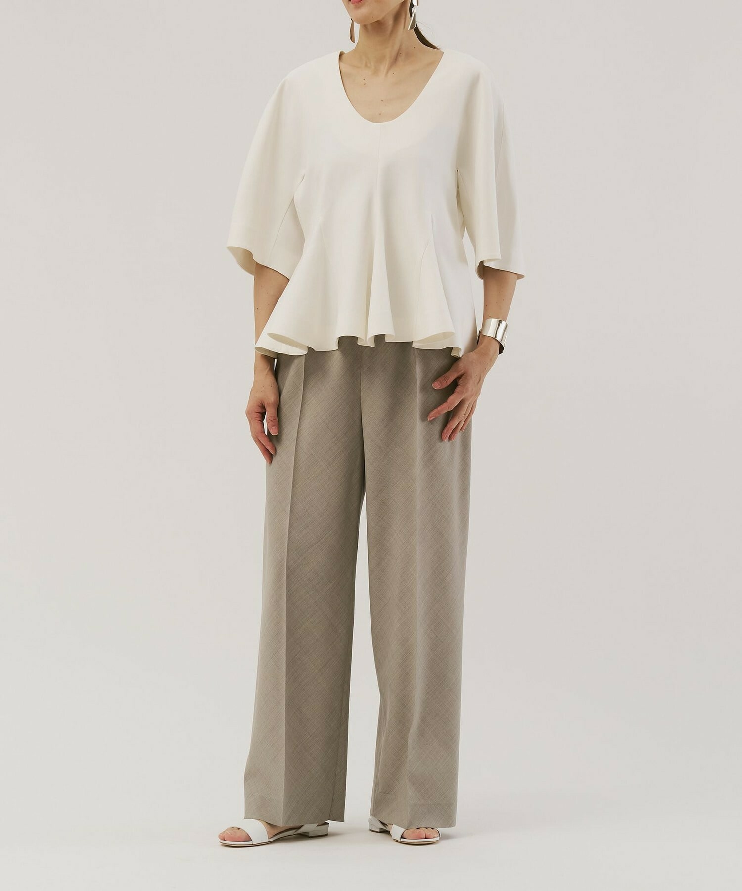 【unbilanc】ホワイトダリアブラウス 詳細画像 オフホワイト 1