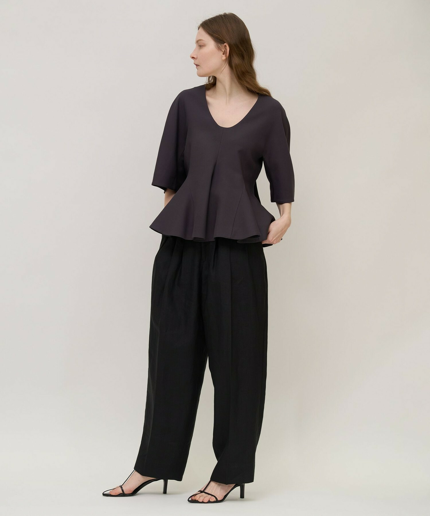 【unbilanc】ホワイトダリアブラウス 詳細画像 ダークグレー 12