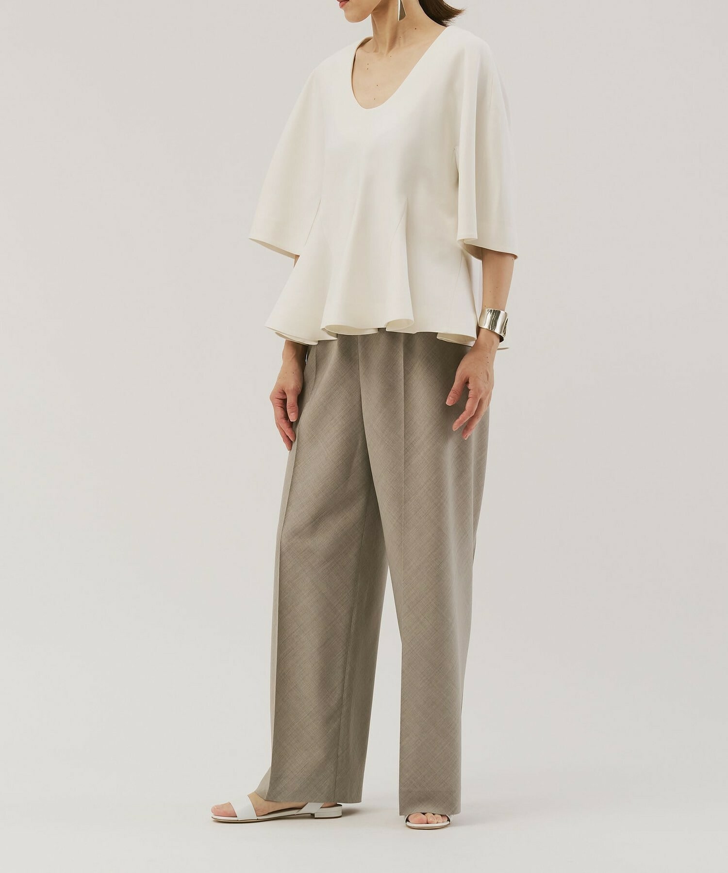 【unbilanc】ホワイトダリアブラウス 詳細画像 オフホワイト 2