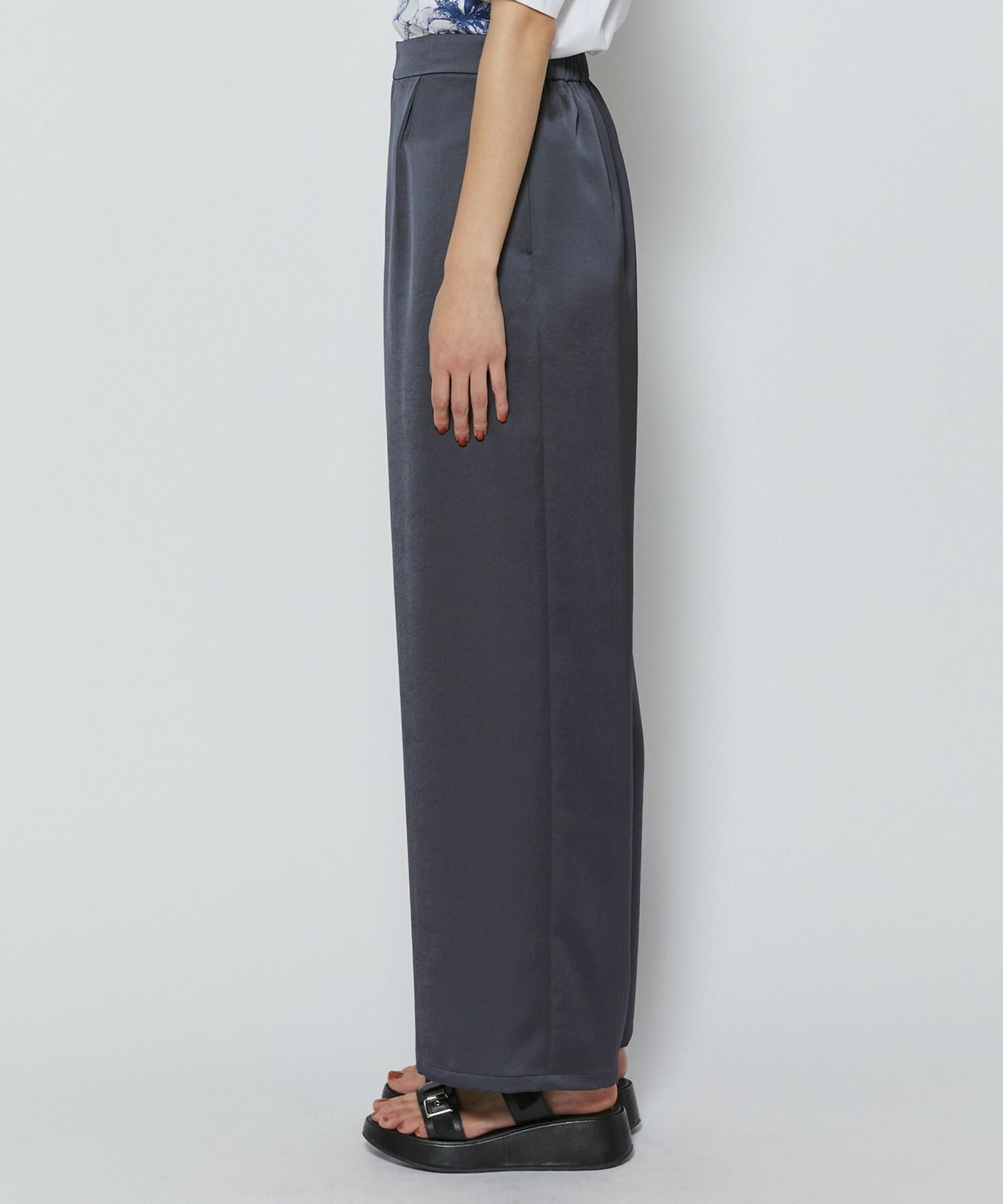 【L'EQUIPE】［eclat 2026年5月号掲載商品］ヴィンテージサテンパンツ 詳細画像 チャコール 29