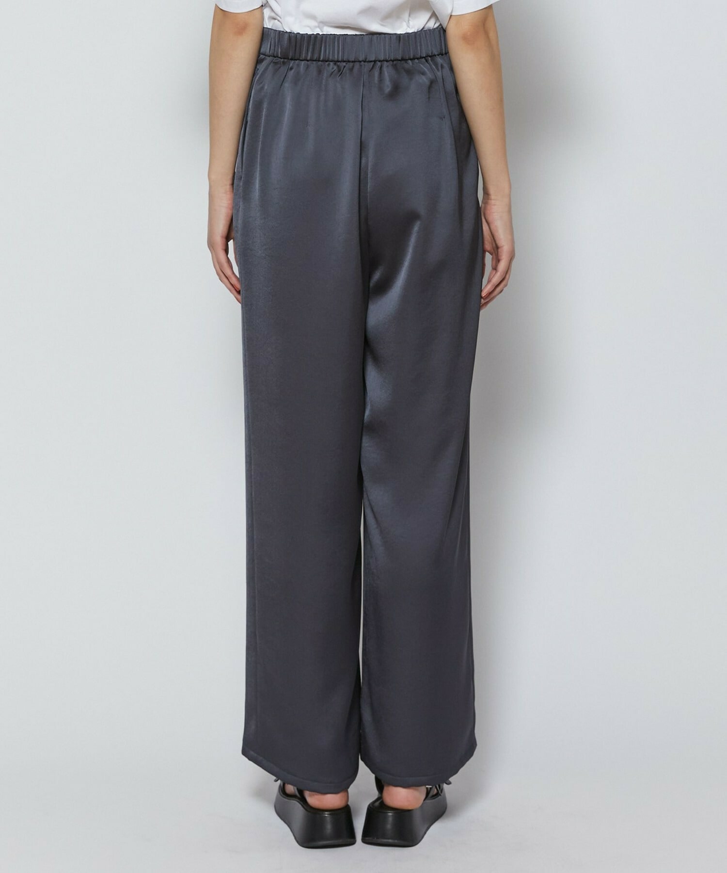 【L'EQUIPE】［eclat 2026年5月号掲載商品］ヴィンテージサテンパンツ 詳細画像 チャコール 30