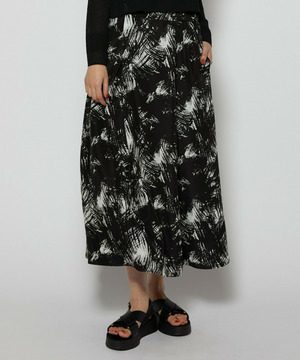 【L'EQUIPE】ブラッシュプリントスカート 詳細画像 ブラック系その他 1