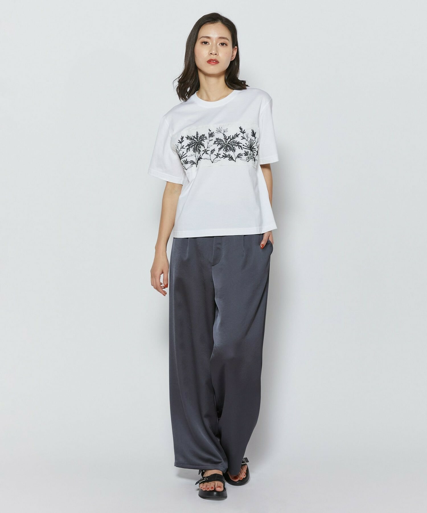 【L'EQUIPE】オーガンジー刺繍Tシャツ 詳細画像 ブラック 6