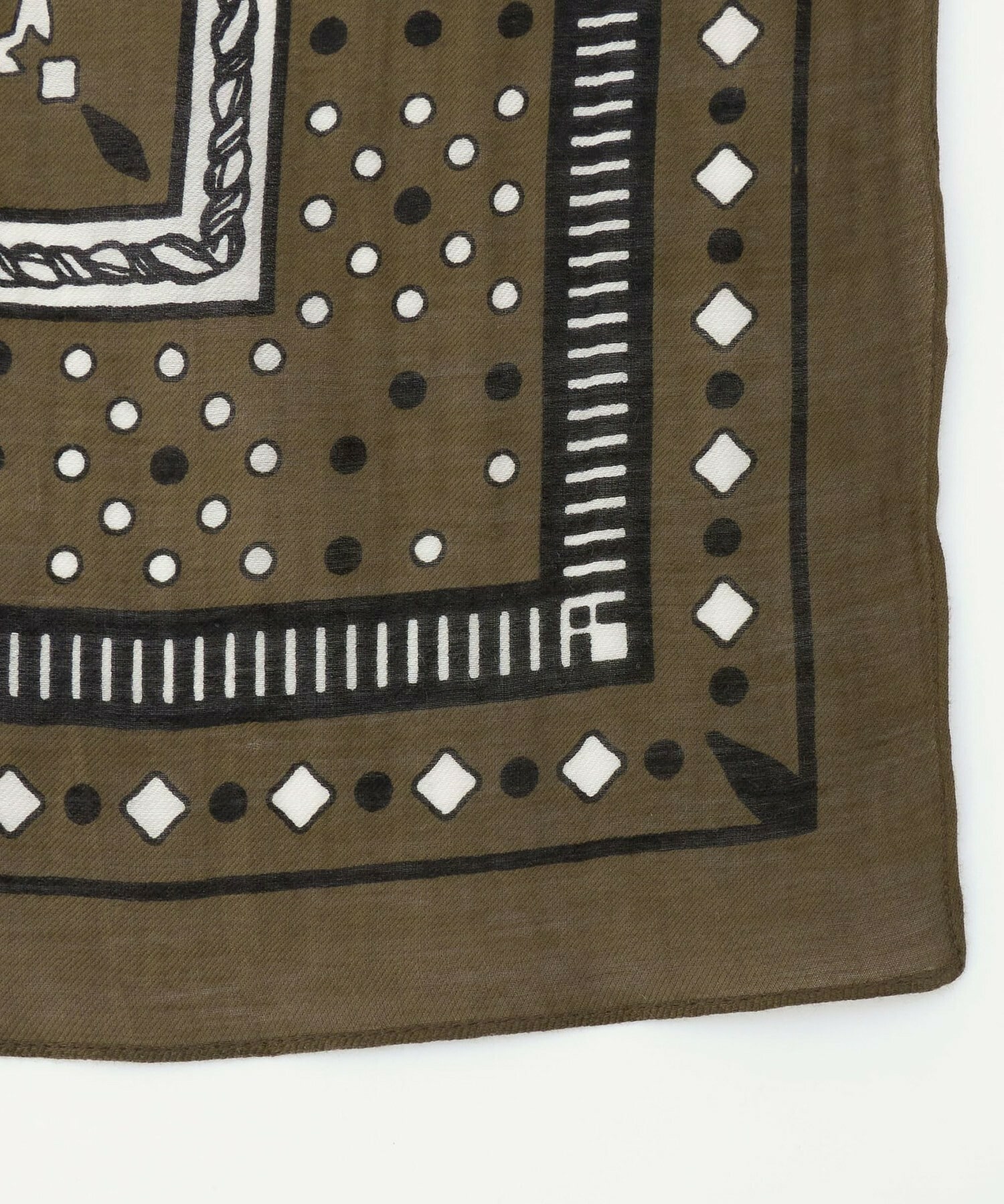 【L'EQUIPE】［eclat 2026年5月号掲載商品］manipuri カラー別注ストール 詳細画像 カーキ 16