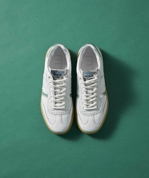 ［eclat 2026年5月号掲載商品］mjus×L’EQUIPEコラボスニーカー［eclat 2026年5月号掲載商品］mjus×L’EQUIPEコラボスニーカー