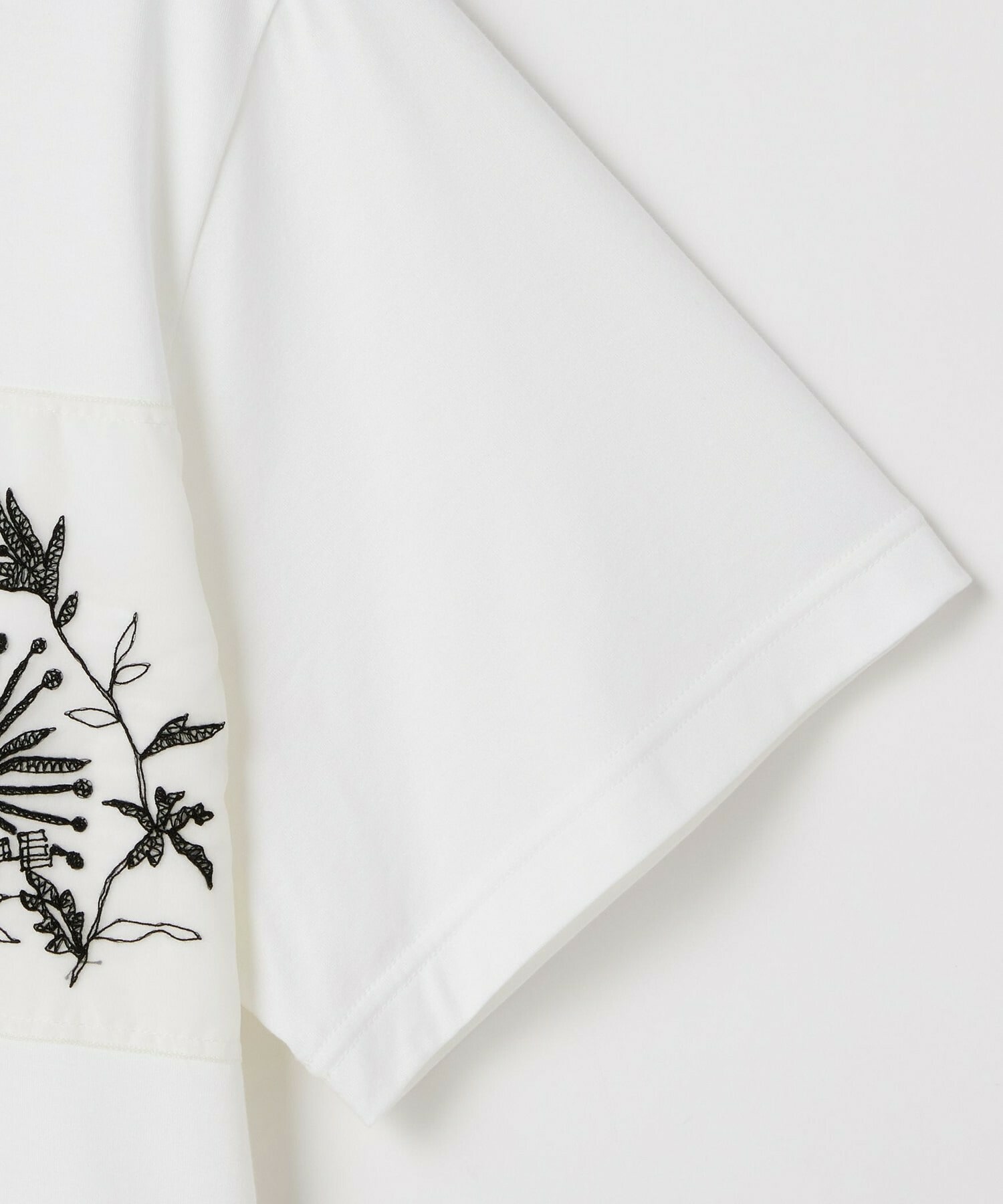 【L'EQUIPE】【大きいサイズ】オーガンジー刺繍Tシャツ 詳細画像 ホワイト 13