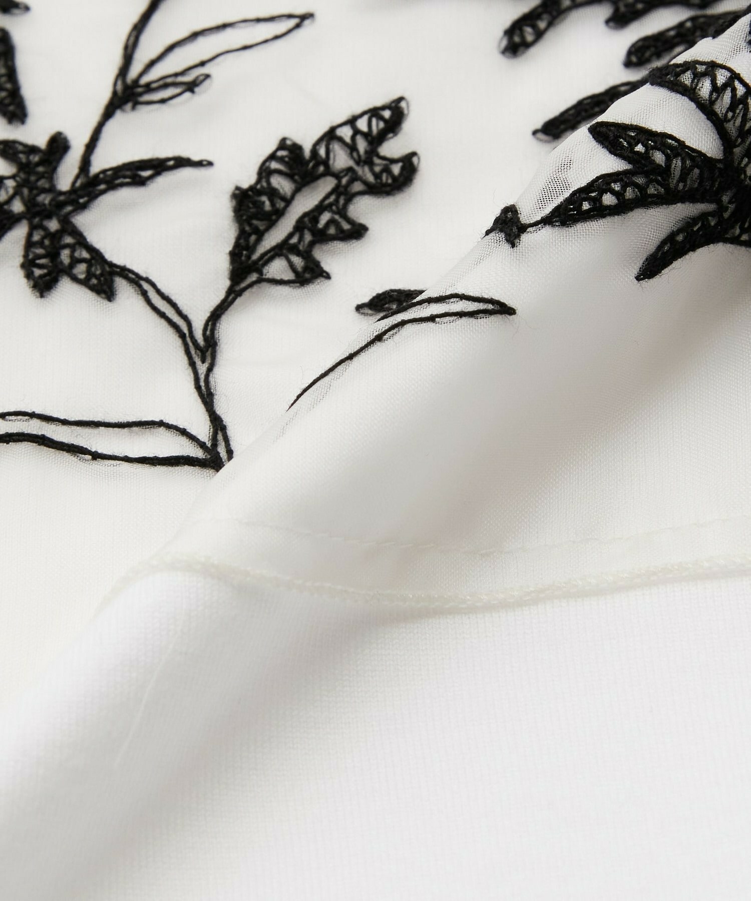 【L'EQUIPE】【大きいサイズ】オーガンジー刺繍Tシャツ 詳細画像 ホワイト 15